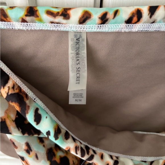 Victoria’s Secret tankini set 34DD - Picture 4 of 9